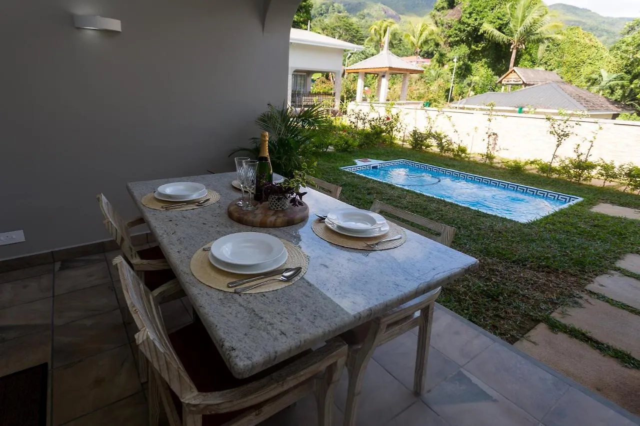 Beau Vallon Villa Chalets