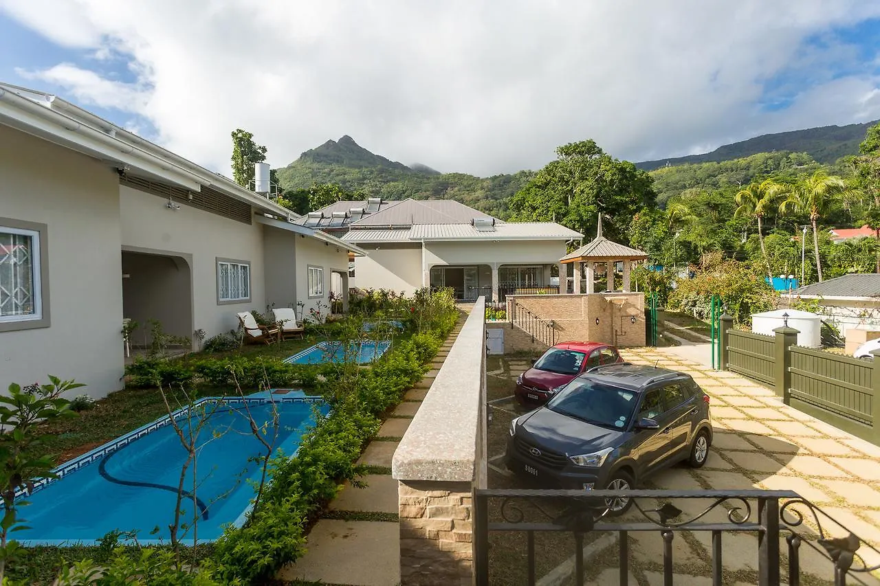 Beau Vallon Villa Chalets