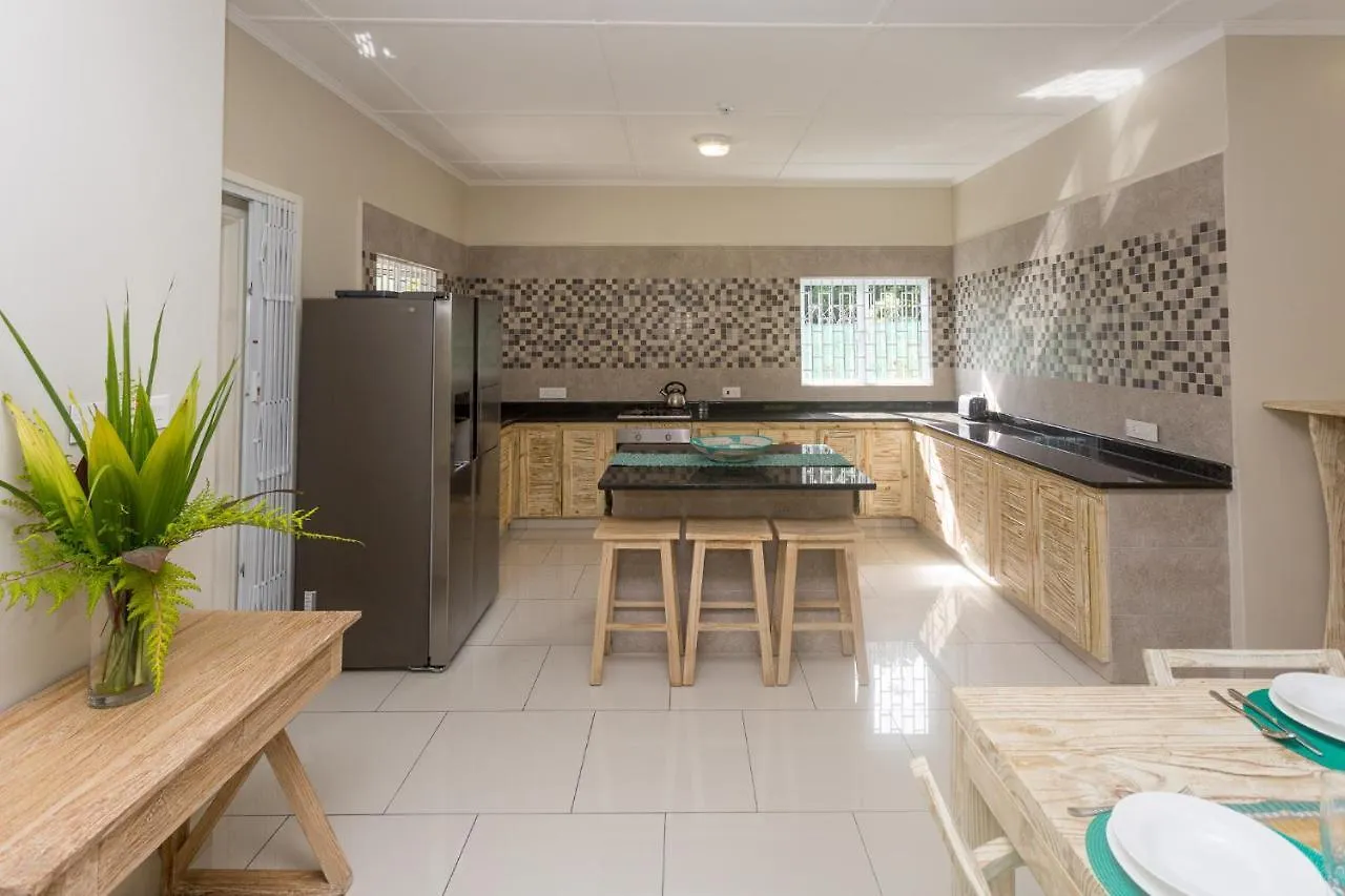 Beau Vallon Villa Chalets