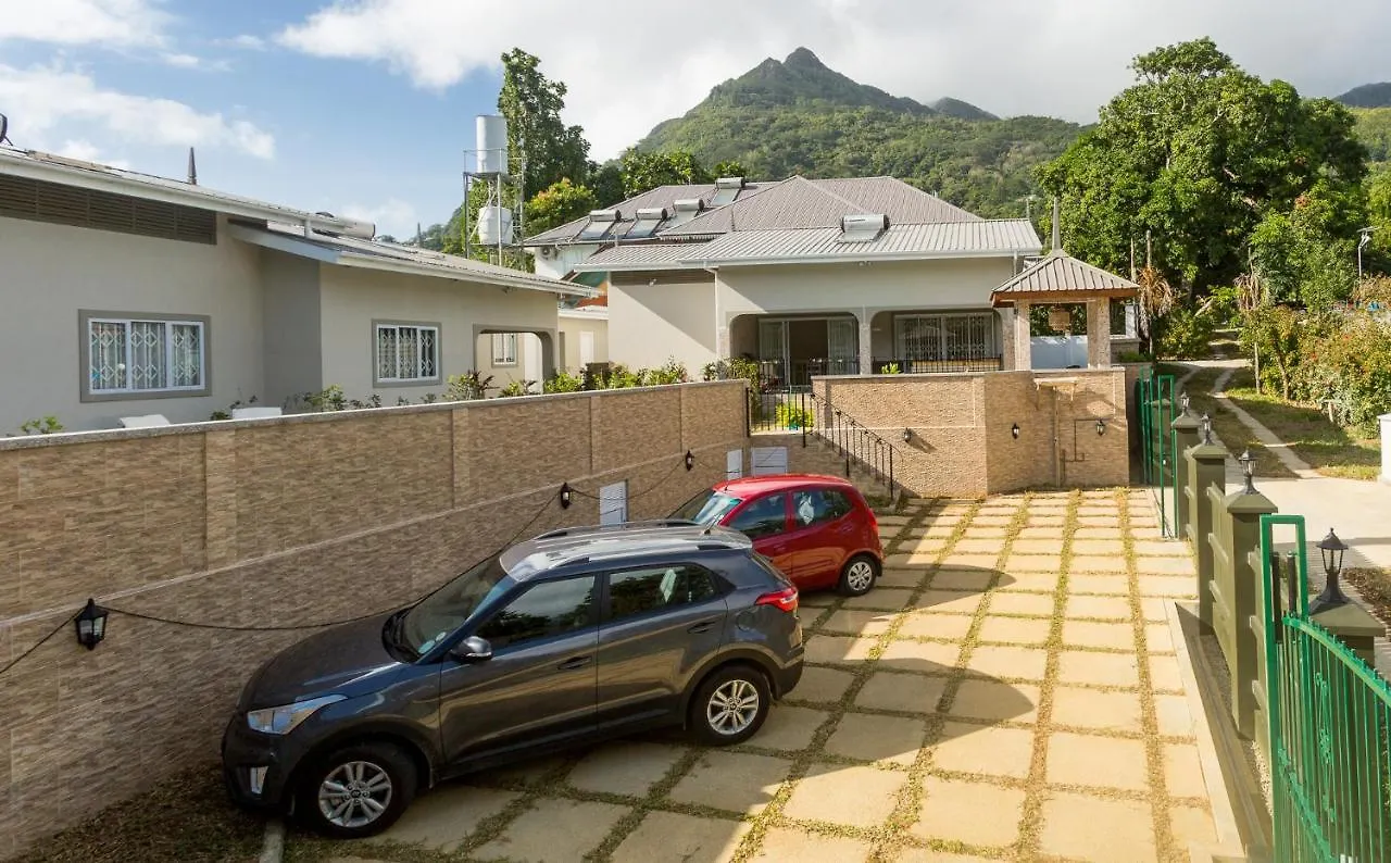 Beau Vallon Villa Chalets